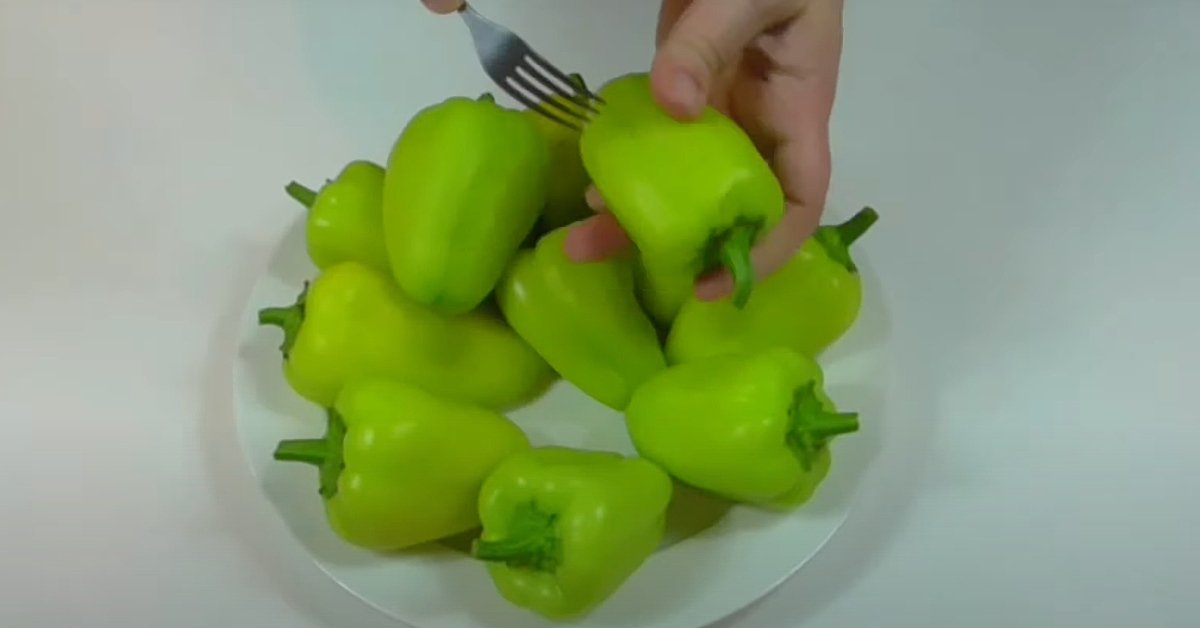 Чушки апетитки с чесън на тиганче, е няма такава вкусотийка - За Жената